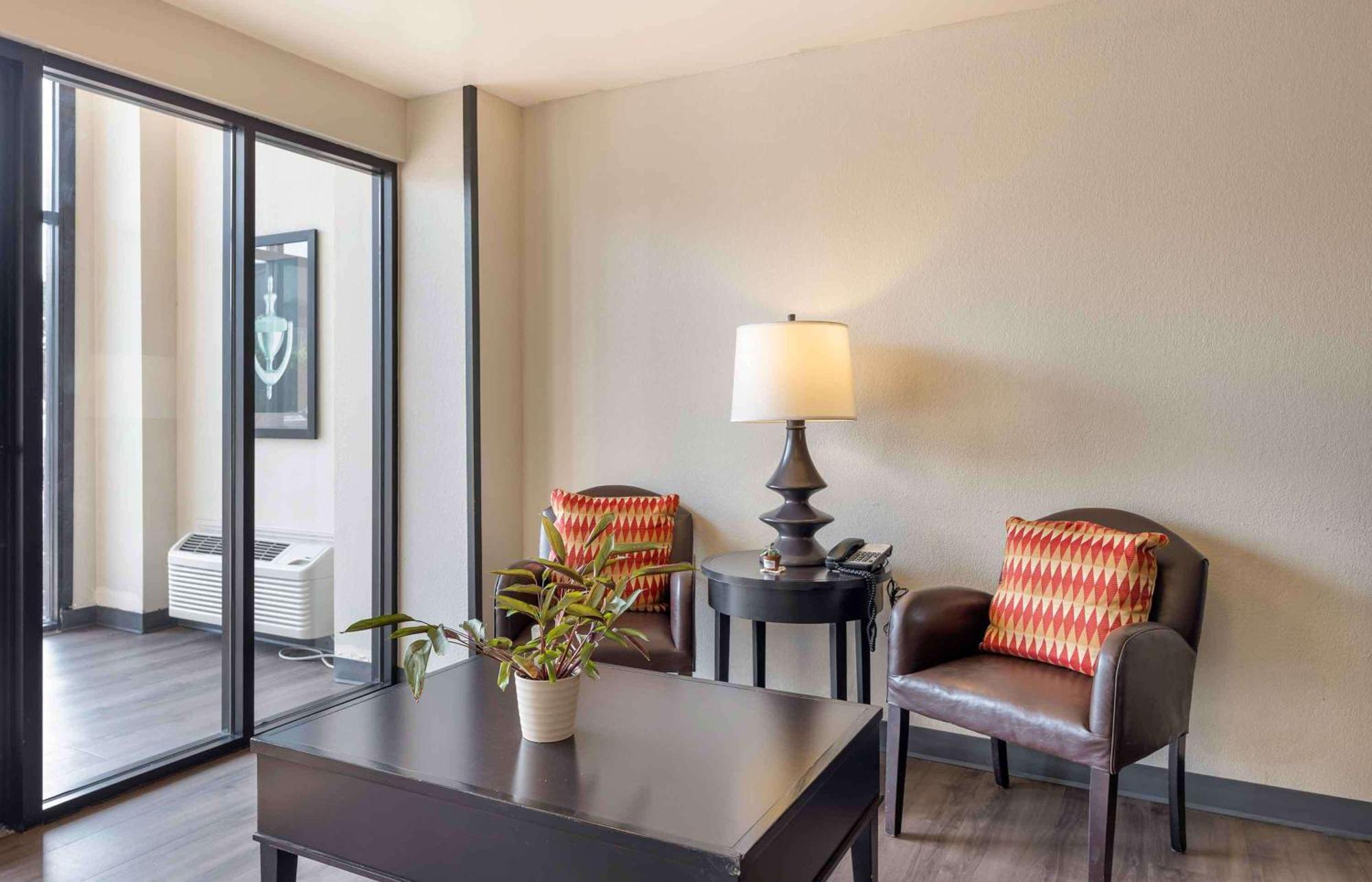 Extended Stay America Suites - Wichita - East מראה חיצוני תמונה