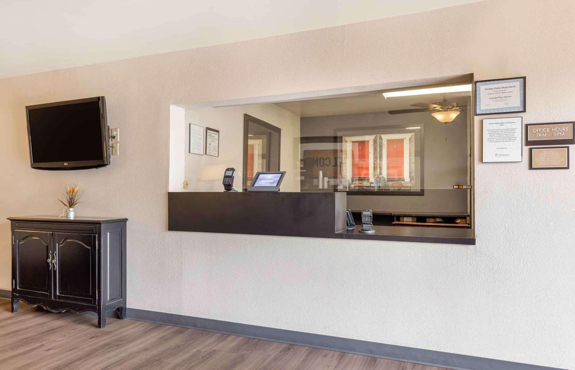 Extended Stay America Suites - Wichita - East מראה חיצוני תמונה